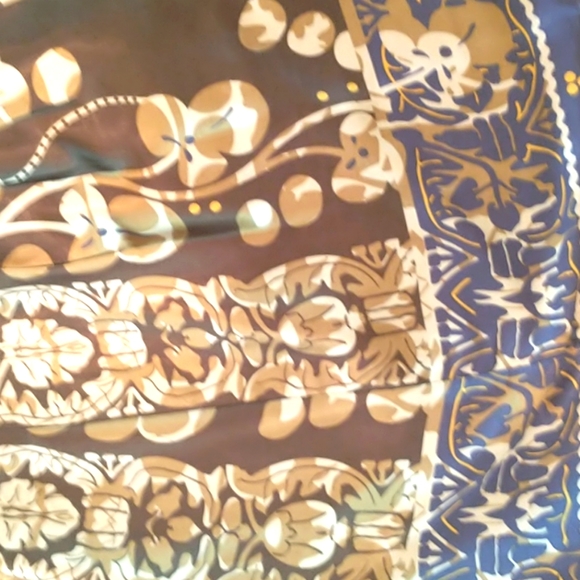 Halter silky dress. Beautiful ,rich color & print - Picture 5 of 5